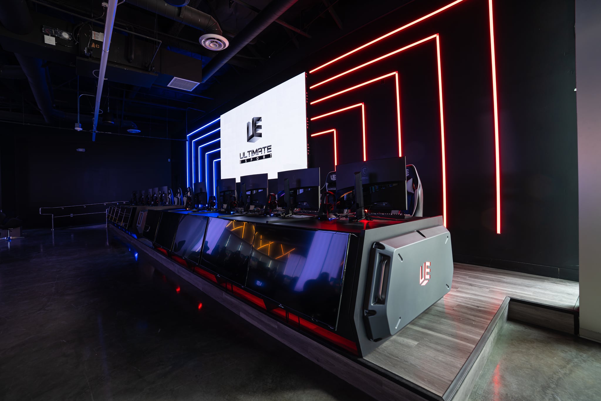 This centers esports arena is perfect for 5v5 professional esports events and competitions