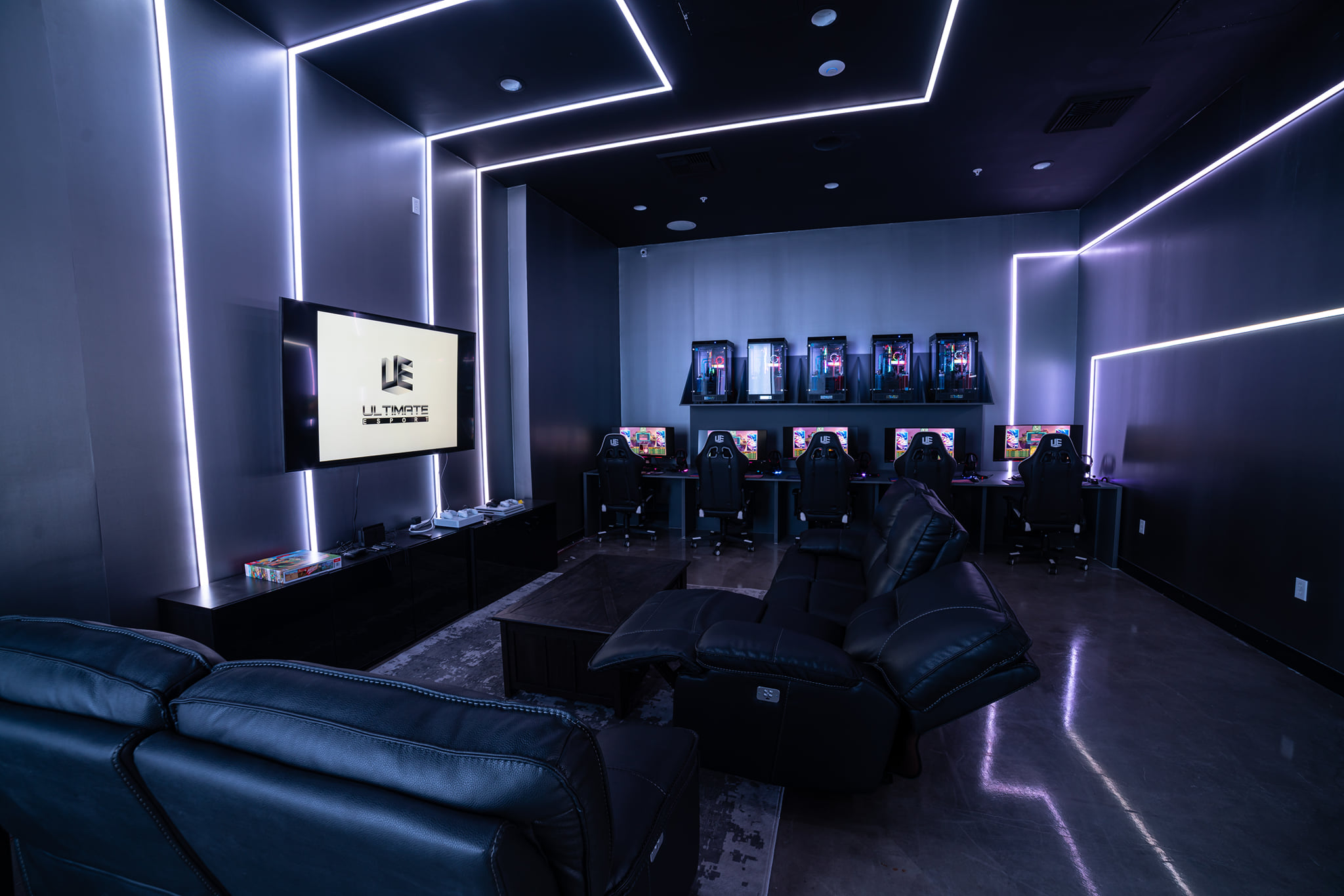 Out for a gaming night of League of Legends with your friends? You can't go wrong with the Ultimate Esport VIP Room!